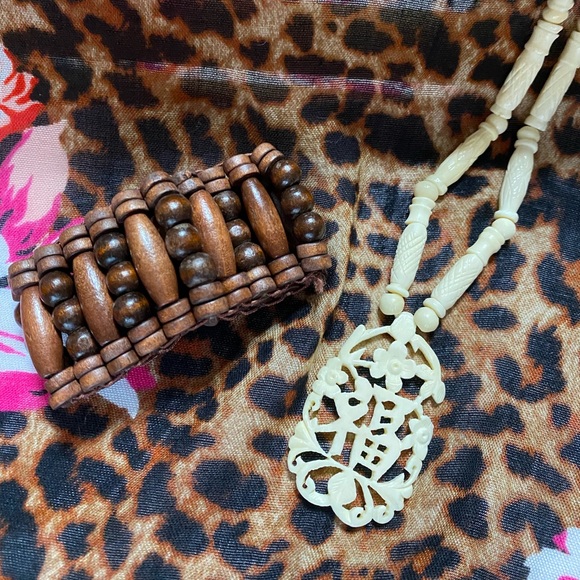 NWOT Ivory Japanese necklace and elastic bracelet - Picture 1 of 11